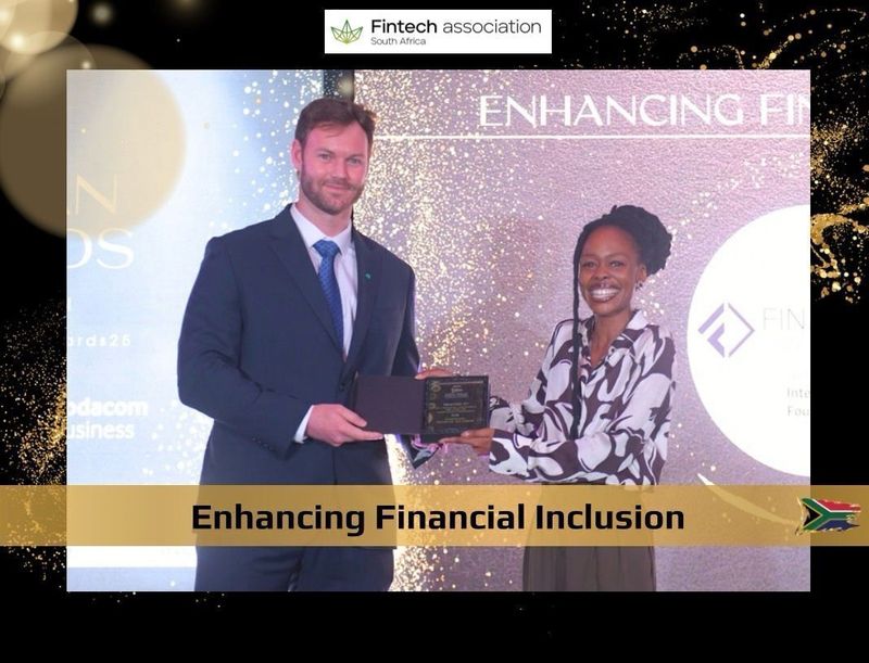 Lindi winning the award